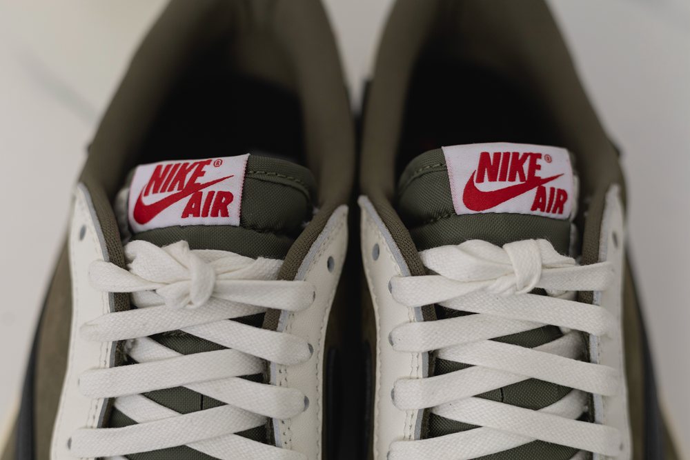 AIR JORDAN 1 RETRO LOW X TRAVIS SCOTT X MEDIUM OLIVE