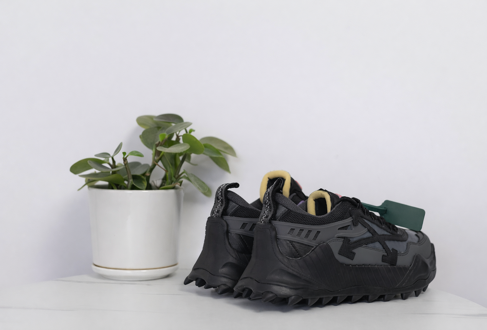 OFF WHITE X ODSY-1000 X BLACK & GREY