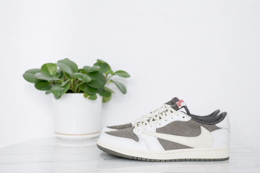 AIR JORDAN 1 LOW X TRAVIS SCOTT X REVERSE MOCHA