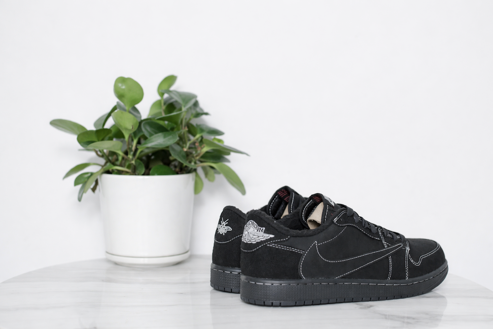 AIR JORDAN 1 LOW X TRAVIS SCOTT X BLACK PHANTOM