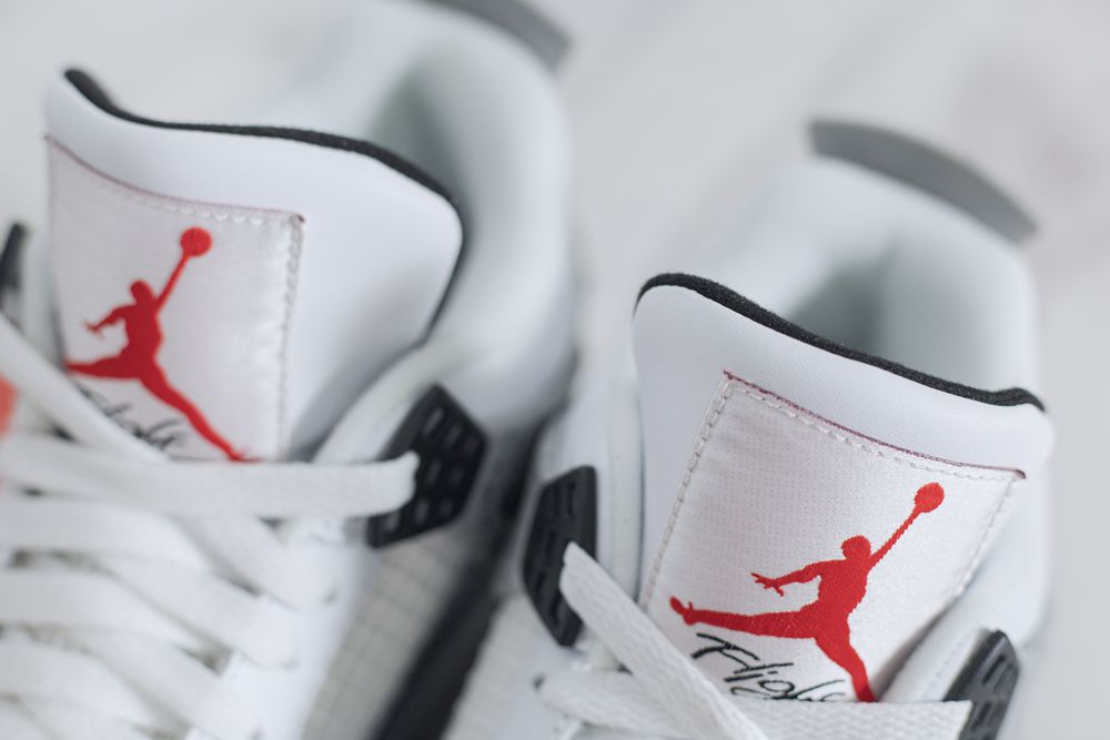 AIR JORDAN 4 RETRO OG X WHITE CEMENT
