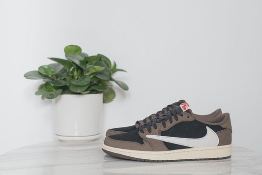 AIR JORDAN 1 LOW X TRAVIS SCOTT X DARK MOCHA