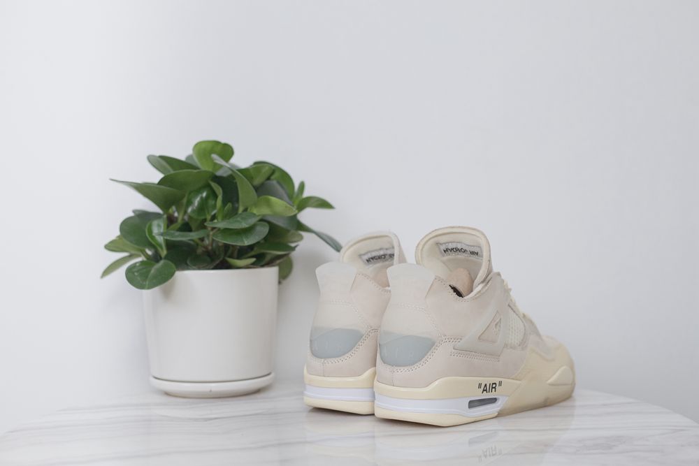 AIR JORDAN 4 X OFF WHITE X SAIL