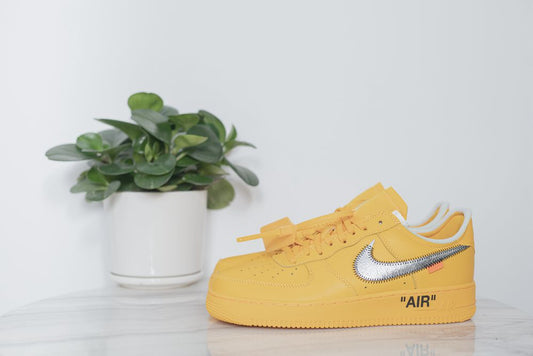 AIR FORCE 1 X OFF WHITE X UNIVERSITY GOLD