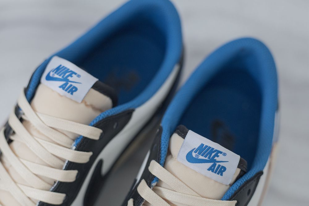 AIR JORDAN 1 LOW X TRAVIS SCOTT X FRAGMENT