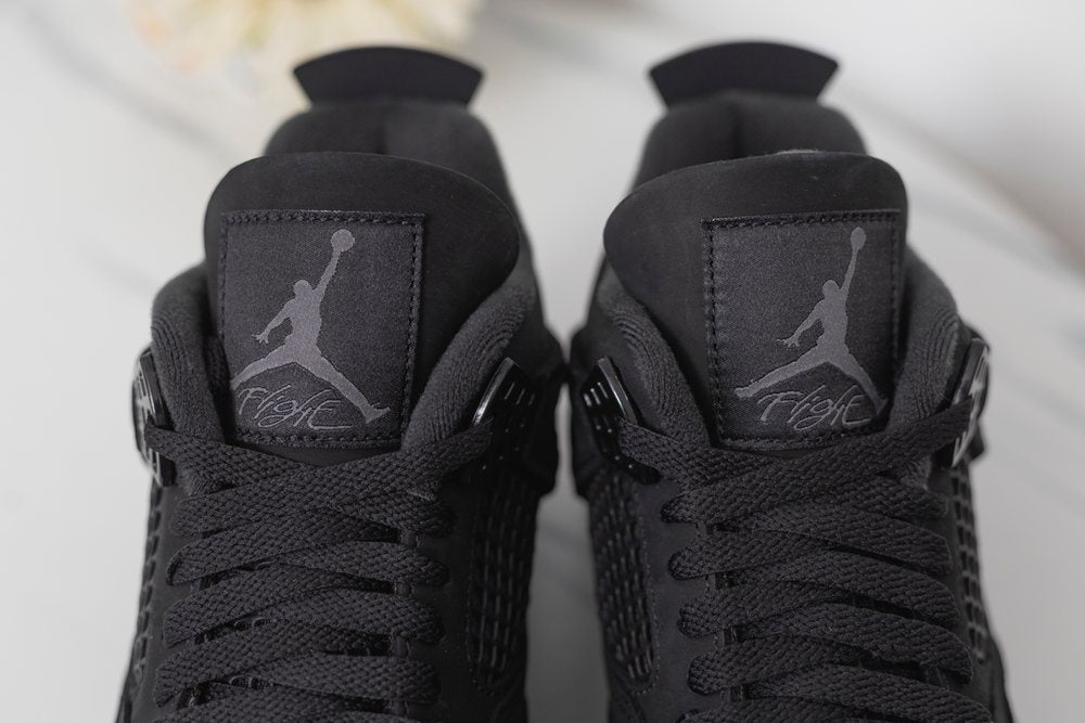 AIR JORDAN 4 X BLACK CAT (2025)